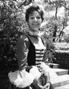 Paula Prentiss - Performers & Entertainers born March 4th, 1938